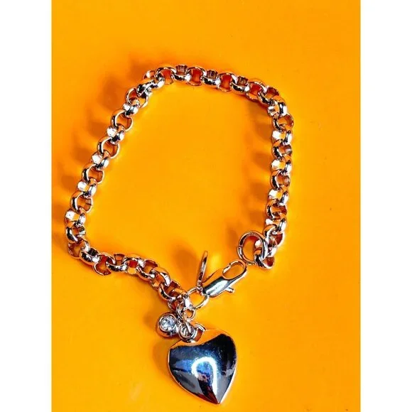 First Love Single Strand Heart Charm Bracelet 7 1/4" - Picture 2 of 6